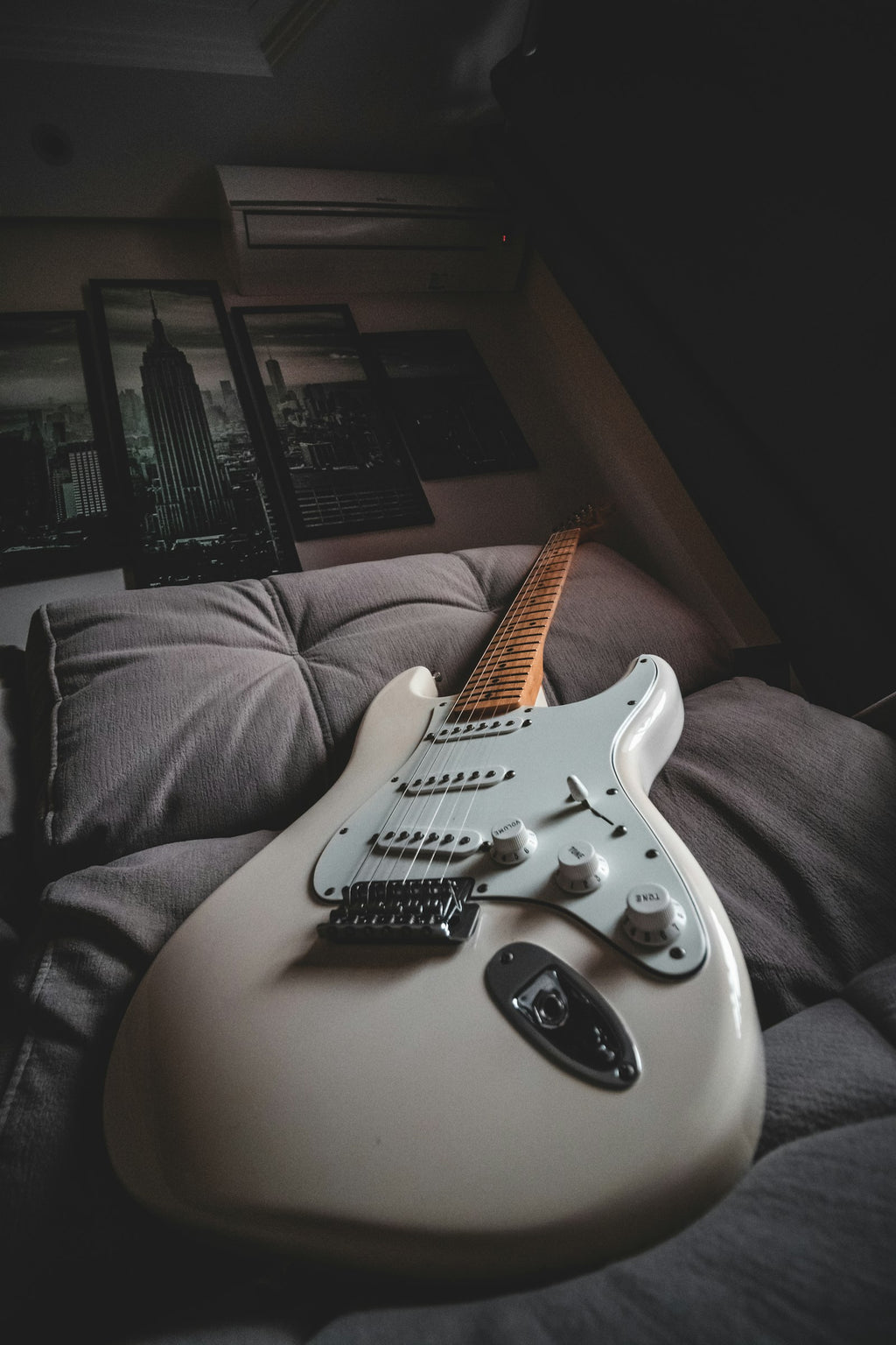 Squier Affinity Stratocaster (illustrative photo)