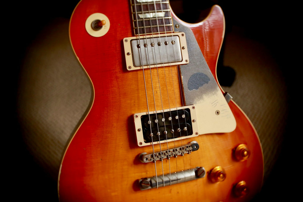 Epiphone Les Paul Custom (illustrative photo)